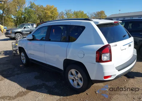 2017 Jeep Compass Latitude Fwd z USA, uszkodzony, nr VIN 1C4NJCEA6HD147367